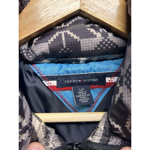 Tommy Hilfiger Puffer Vest Womens Small Nordic Snowflake Full Zip Warm - Picture 3 of 9